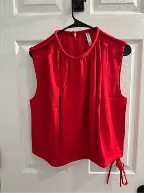 Zenana Sleeveless Red Pleated Tie-Hem Top *NWOT* size: small